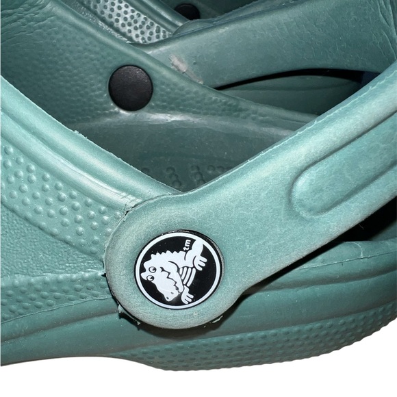 Green Crocs | Size 6 - Picture 6 of 9